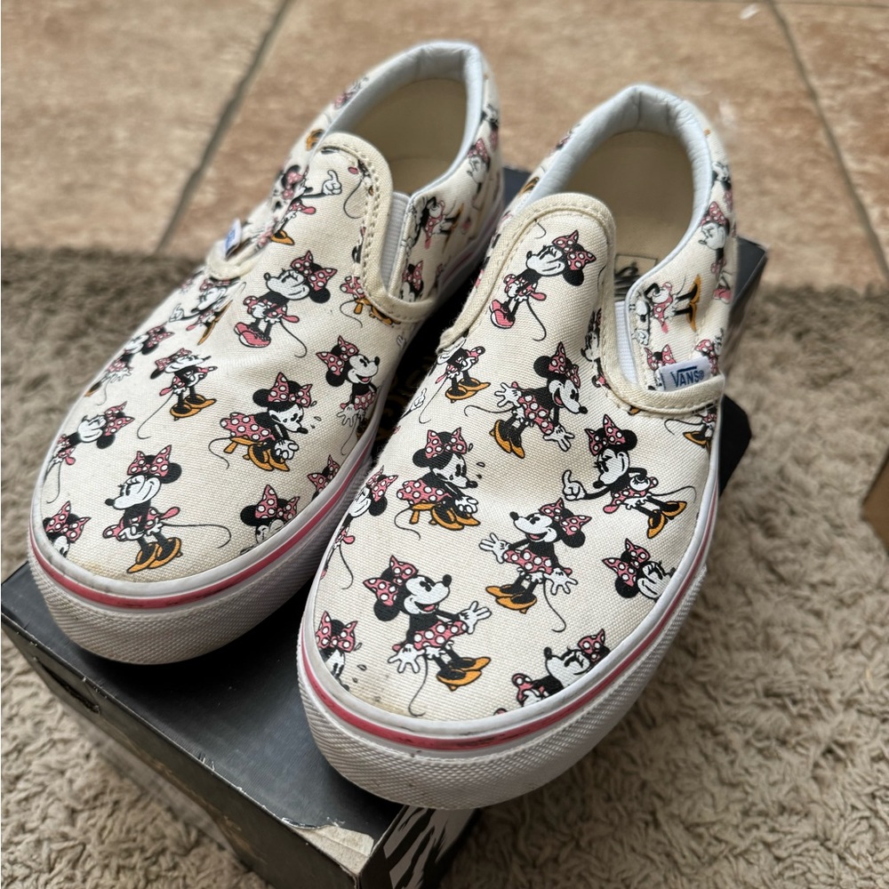 Girls Minnie Mouse Vans size 4
